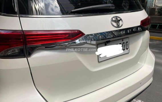 2017 Toyota Fortuner 2.4 V Pearl Diesel 4x2 AT in Silang, Cavite-2