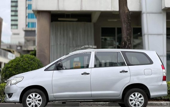 2013 Toyota Innova in Makati, Metro Manila-4