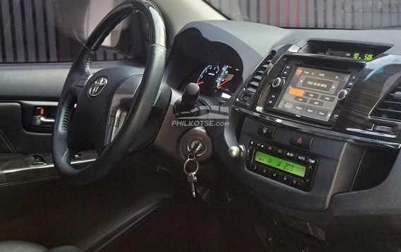 2015 Toyota Fortuner  2.4 V Diesel 4x2 AT in Manila, Metro Manila-3