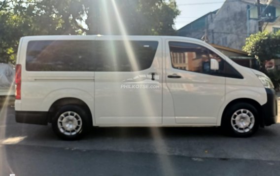 2020 Toyota Hiace  Commuter Deluxe in Las Piñas, Metro Manila-6