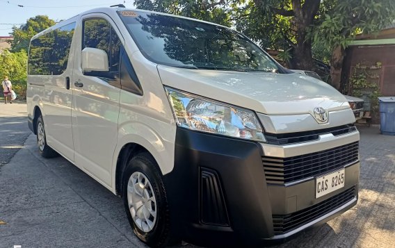 2020 Toyota Hiace  Commuter Deluxe in Las Piñas, Metro Manila-14