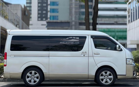 2016 Toyota Hiace in Makati, Metro Manila-5