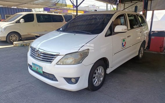 2012 Toyota Innova  2.8 V Diesel AT in Parañaque, Metro Manila-1