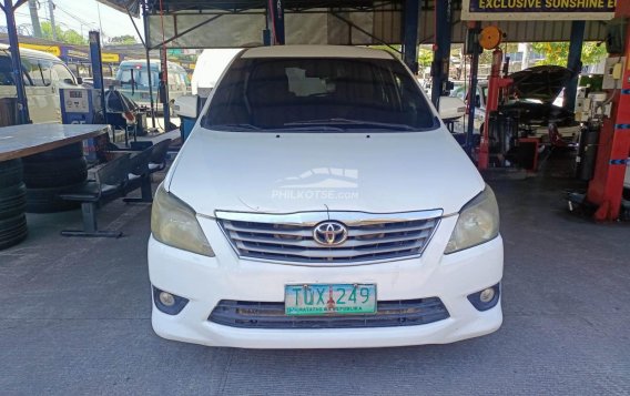 2012 Toyota Innova  2.8 V Diesel AT in Parañaque, Metro Manila-2