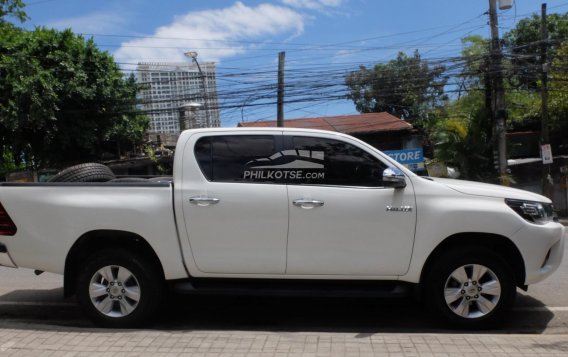 2017 Toyota Hilux  2.4 G DSL 4x2 A/T in Cebu City, Cebu