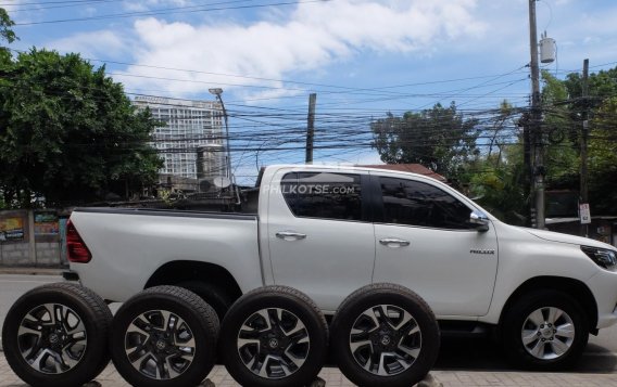 2017 Toyota Hilux  2.4 G DSL 4x2 A/T in Cebu City, Cebu-3