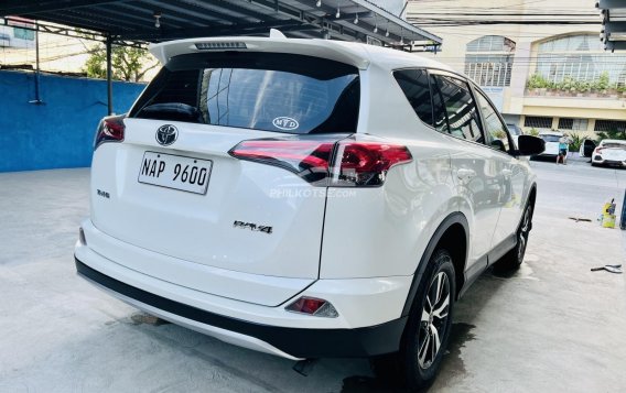 2018 Toyota RAV4 in Las Piñas, Metro Manila-6