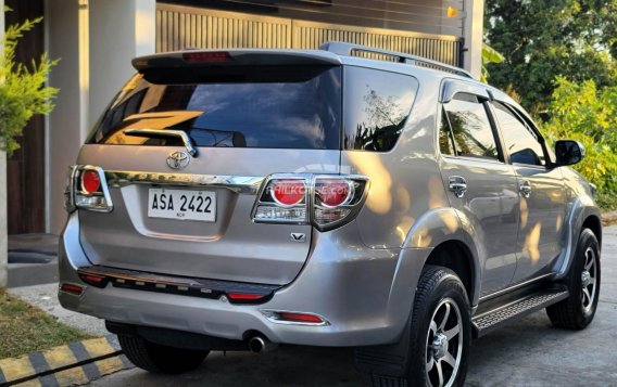 2015 Toyota Fortuner  2.4 V Diesel 4x2 AT in Manila, Metro Manila-2