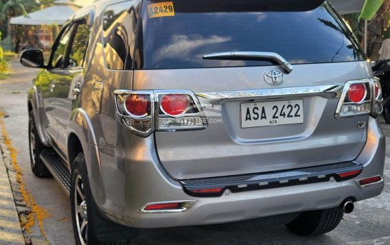 2015 Toyota Fortuner  2.4 V Diesel 4x2 AT in Manila, Metro Manila-6