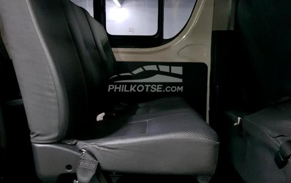 2022 Toyota Hiace  Commuter 3.0 M/T in Quezon City, Metro Manila-17