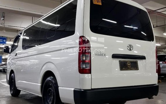 2022 Toyota Hiace  Commuter 3.0 M/T in Quezon City, Metro Manila-6