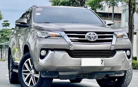 2017 Toyota Fortuner  2.4 V Diesel 4x2 AT in Makati, Metro Manila-9