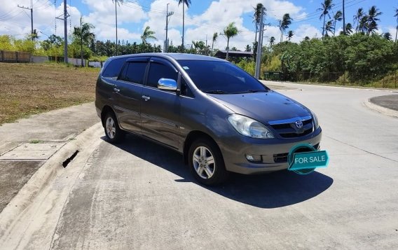 Purple Toyota Innova 2005 for sale in Cainta-9