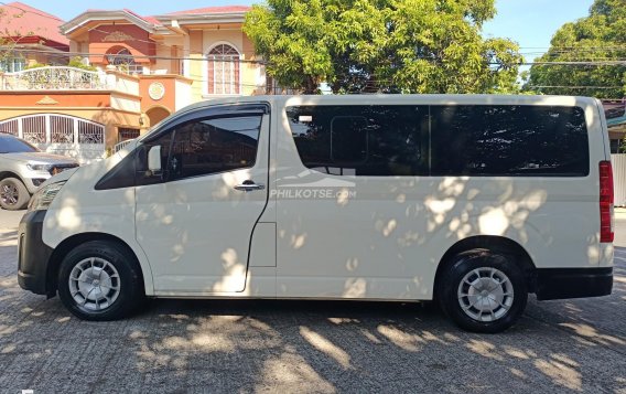 2019 Toyota Hiace  Commuter Deluxe in Las Piñas, Metro Manila-1