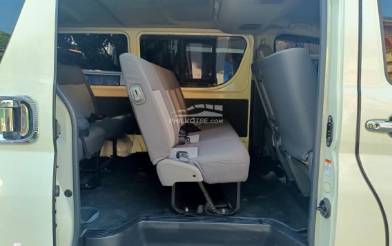 2019 Toyota Hiace  Commuter Deluxe in Las Piñas, Metro Manila-7