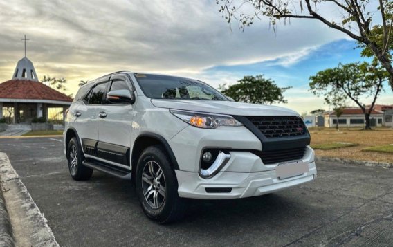 Purple Toyota Fortuner 2017 for sale in Automatic-1