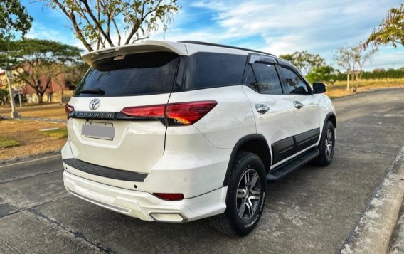 Purple Toyota Fortuner 2017 for sale in Automatic-5