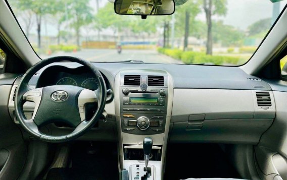 Silver Toyota Corolla altis 2010 for sale in Automatic-2