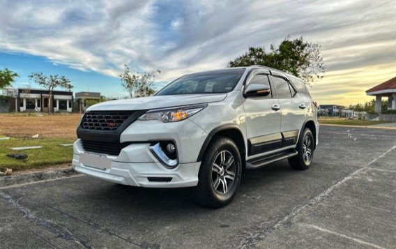 Purple Toyota Fortuner 2017 for sale in Automatic-2