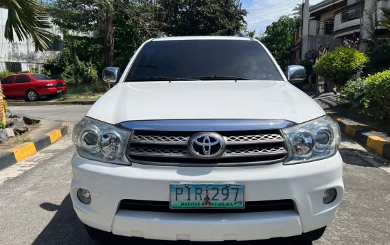 Purple Toyota Fortuner 2011 for sale in Quezon City-2