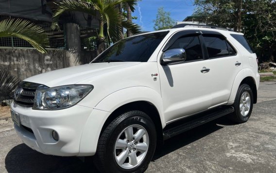 Purple Toyota Fortuner 2011 for sale in Quezon City-1