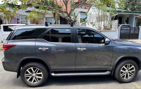 Purple Toyota Fortuner 2018 for sale in Automatic