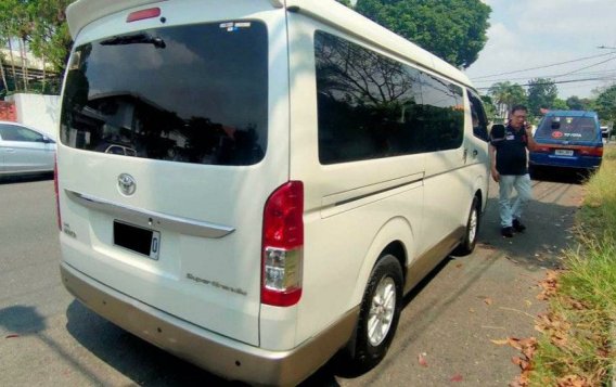 Purple Toyota Hiace Super Grandia 2017 for sale in Automatic-2