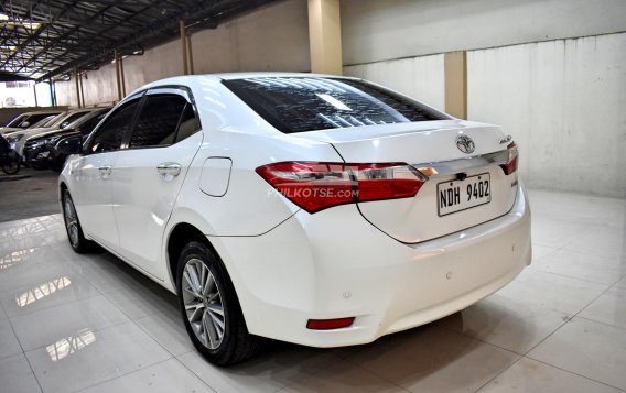 2016 Toyota Corolla Altis V 1.6 White Pearl  in Lemery, Batangas-1