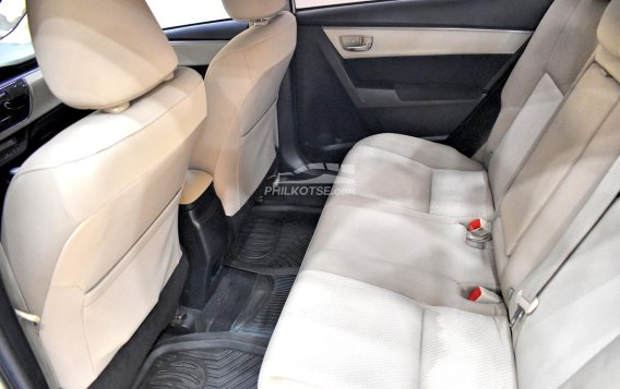 2016 Toyota Corolla Altis V 1.6 White Pearl  in Lemery, Batangas-12