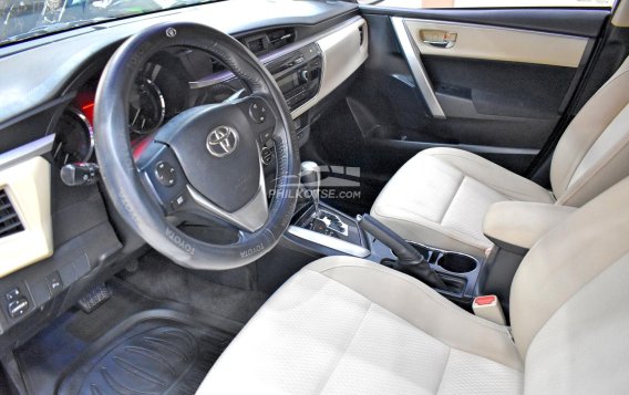 2016 Toyota Corolla Altis V 1.6 White Pearl  in Lemery, Batangas-3