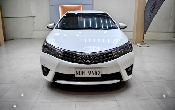2016 Toyota Corolla Altis V 1.6 White Pearl  in Lemery, Batangas-18