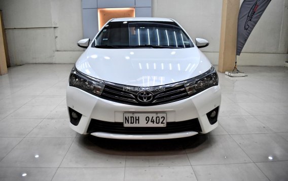 2016 Toyota Corolla Altis V 1.6 White Pearl  in Lemery, Batangas-8