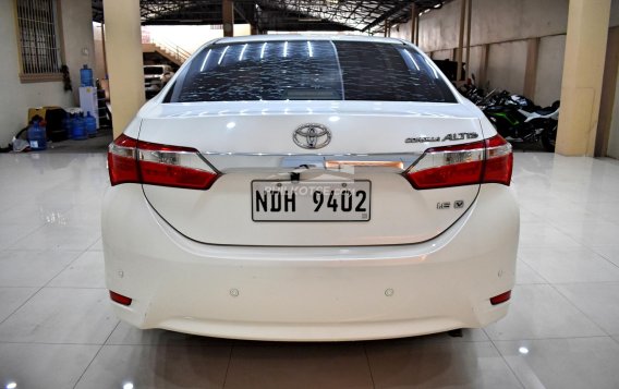 2016 Toyota Corolla Altis V 1.6 White Pearl  in Lemery, Batangas-12