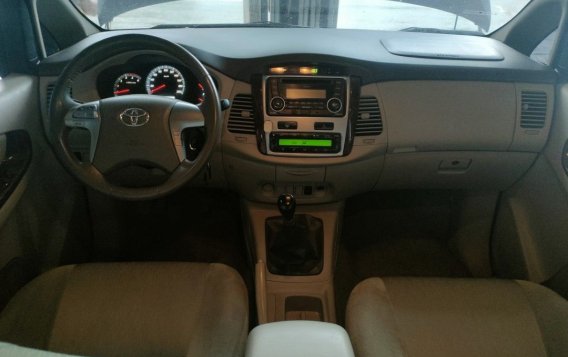 Silver Toyota Innova 2015 for sale in Quezon City-3