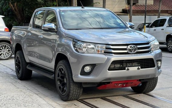 Silver Toyota Hilux 2017 for sale in Quezon City-2