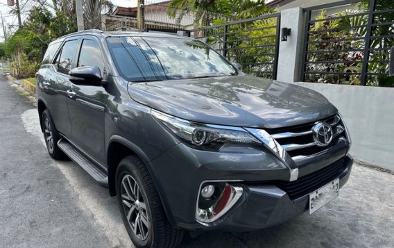 Selling Purple Toyota Fortuner 2017 in Caloocan