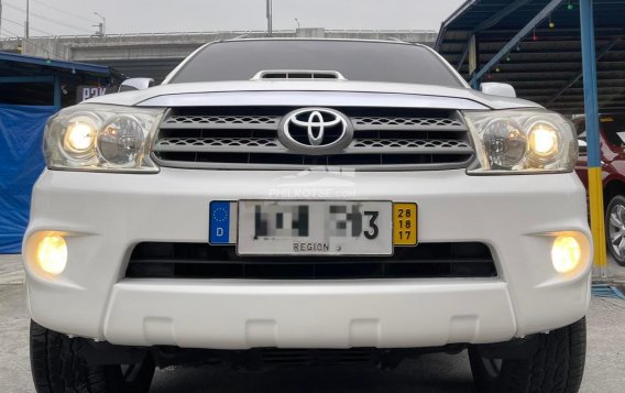 2010 Toyota Fortuner  2.8 V Diesel 4x4 AT in Quezon City, Metro Manila