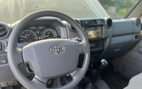 2017 Toyota Land Cruiser in Quezon City, Metro Manila-9