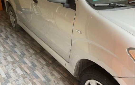 Selling White Toyota Avanza 2011 in Pasig-3