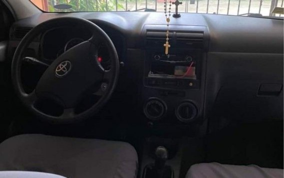Selling White Toyota Avanza 2011 in Pasig-6