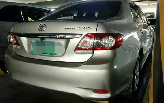 White Toyota Corolla altis 2013 for sale in Quezon City-4