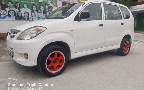 White Toyota Avanza 2011 for sale in Quezon City-1