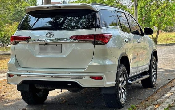 Pearl White Toyota Fortuner 2017 for sale in Automatic-5