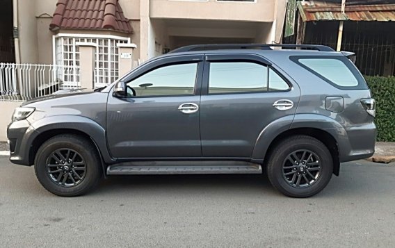 Selling White Toyota Fortuner 2016 in Quezon City-3