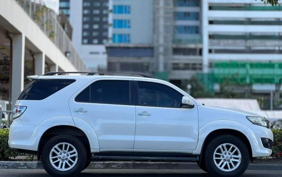 Sell White 2014 Toyota Fortuner in Makati-7