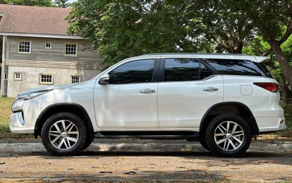 Pearl White Toyota Fortuner 2017 for sale in Automatic-3