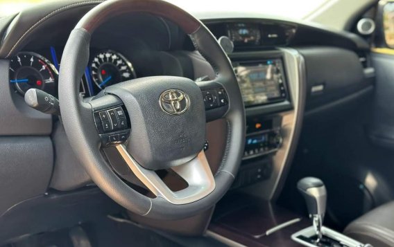 Pearl White Toyota Fortuner 2017 for sale in Automatic-7