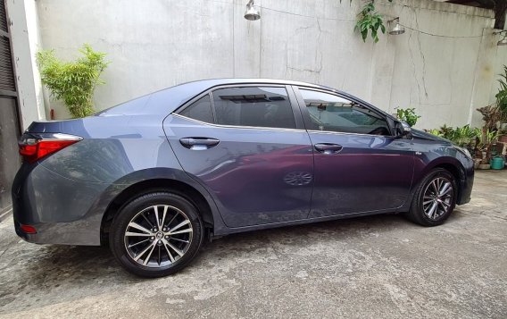 Sell White 2018 Toyota Corolla altis in Manila-2