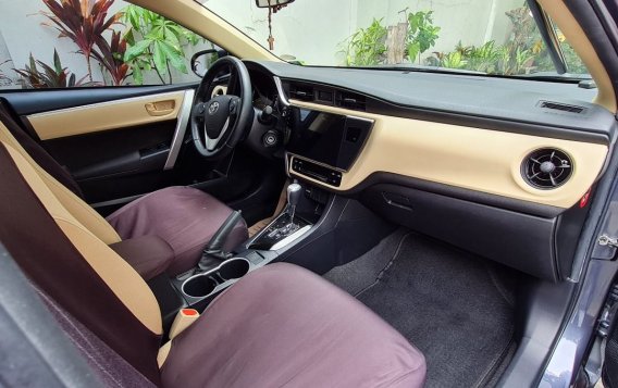 Sell White 2018 Toyota Corolla altis in Manila-3