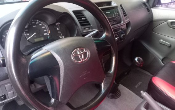Sell White 2015 Toyota Hilux in Manila-5